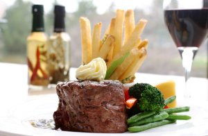 steak_wine_dinner