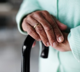 elderly_hands_cane
