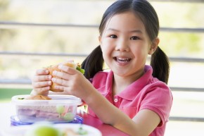 school lunch canstockphoto1903272